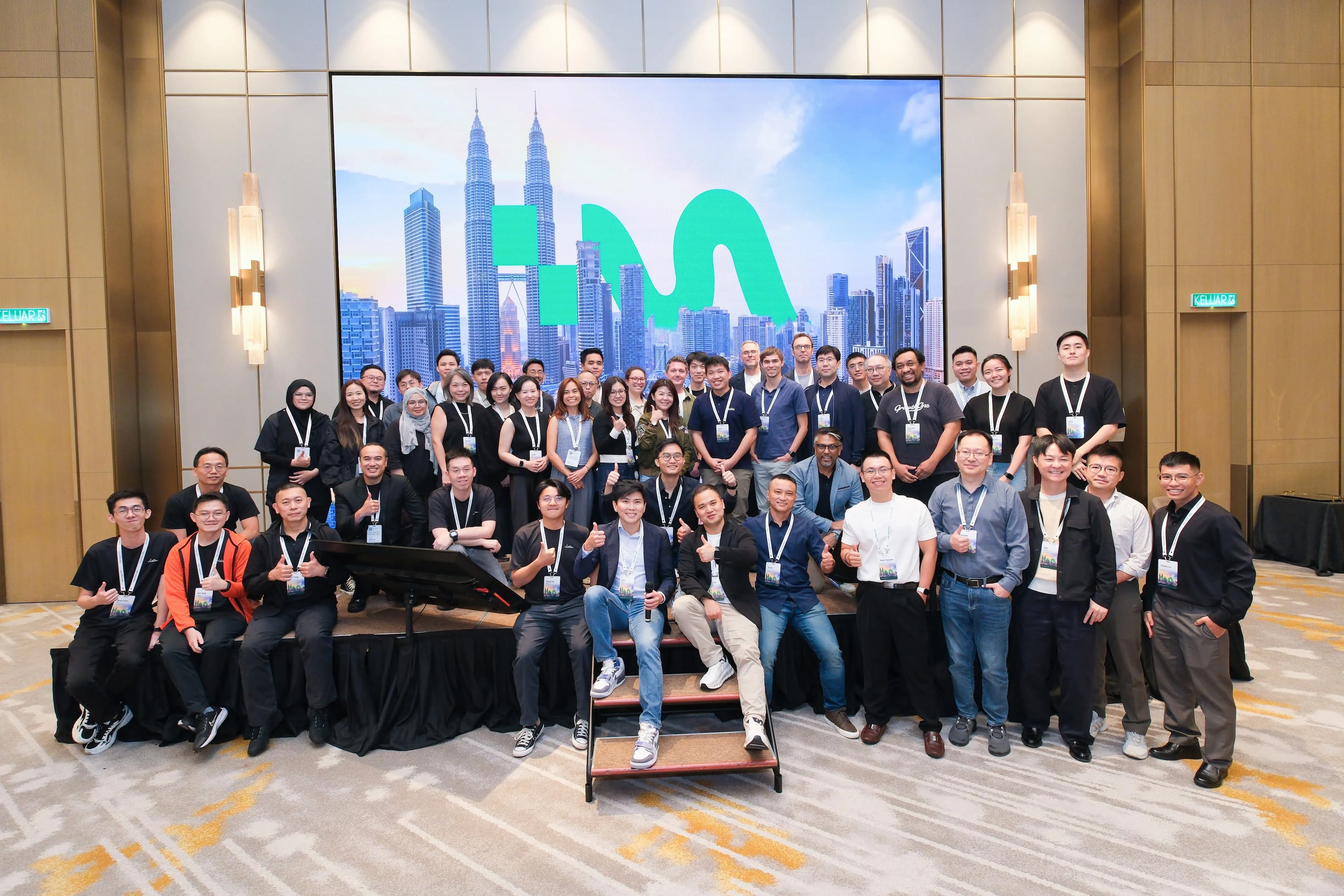 I'm Maxx Nguyen.-image